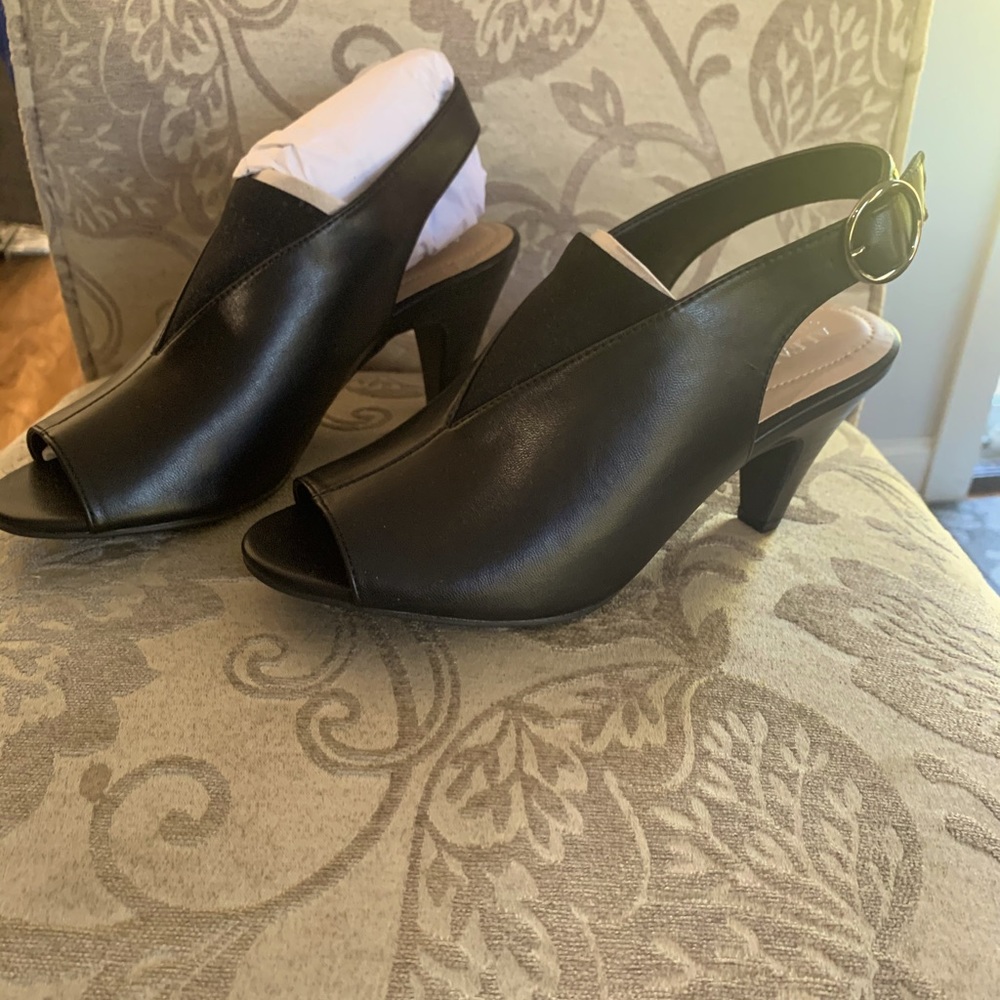 Brand new, in original box and packing, never worn Alfani Jasmine